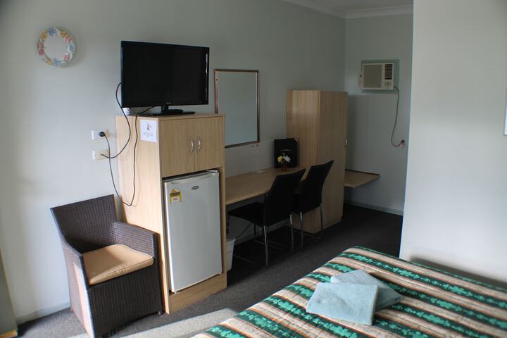 Room 10 of 31