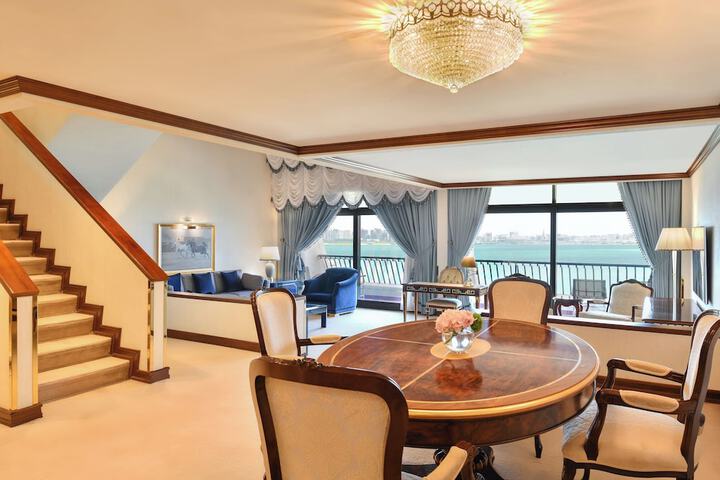 Room 48 of 220