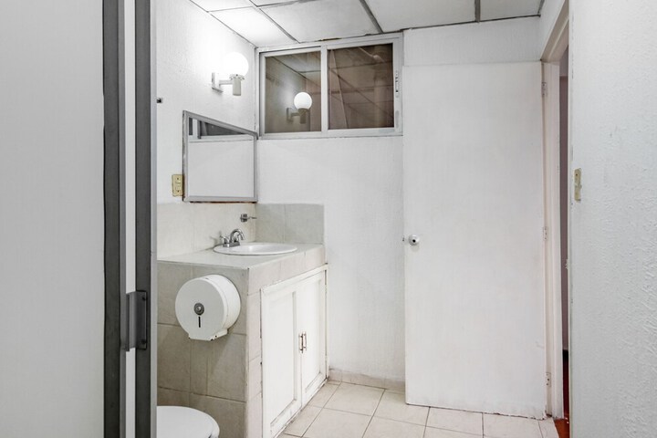 Room 5 of 13
