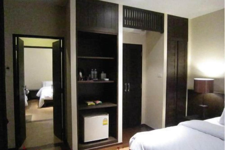Room 6 of 54