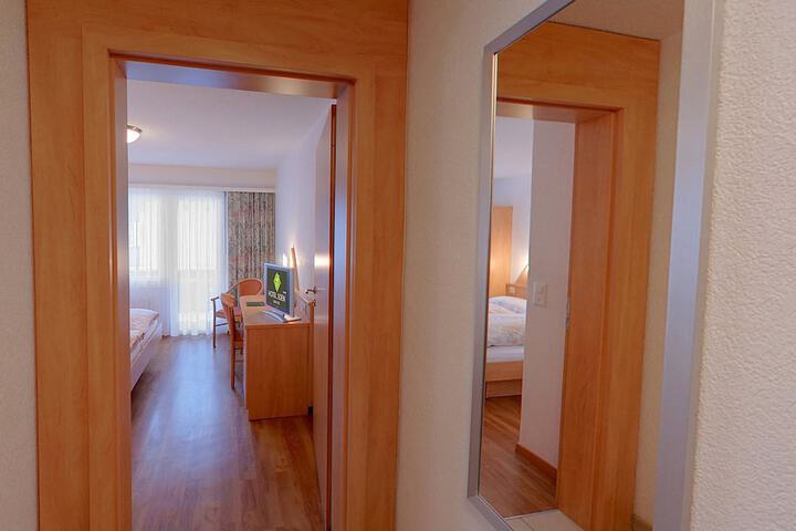 Room 14 of 79