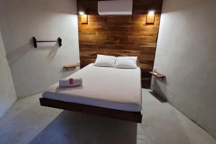 Room 4 of 35