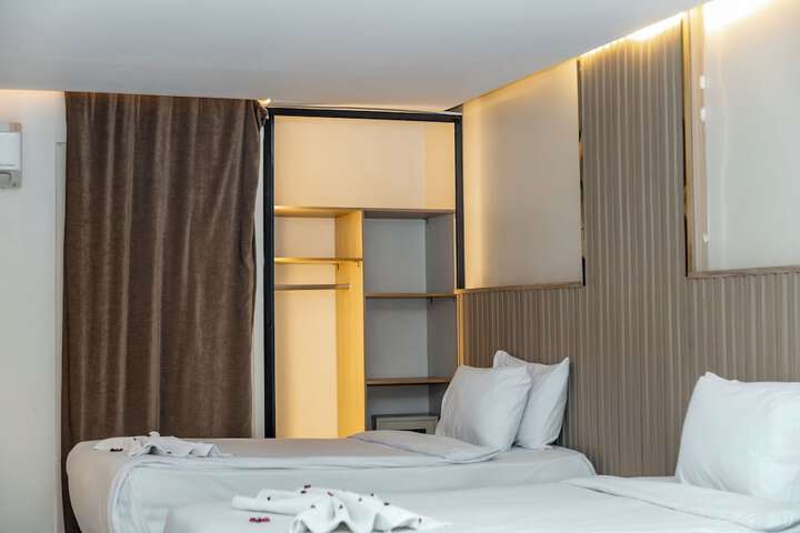 Room 44 of 139