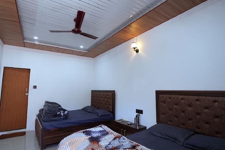 Room 4 of 26