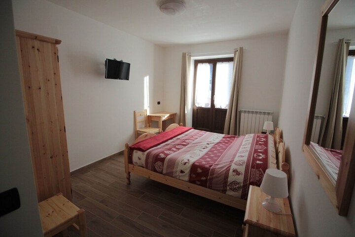 Room 5 of 61
