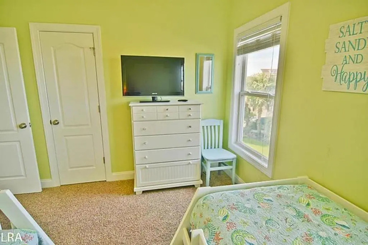 Room 6 of 11