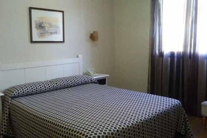 Room 8 of 32