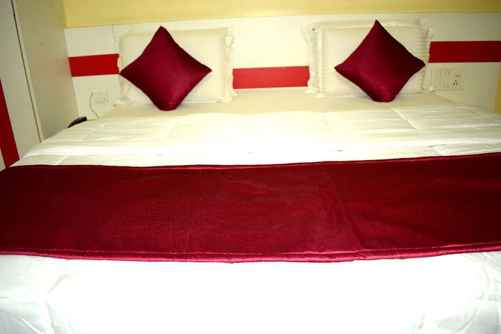 Room 8 of 9