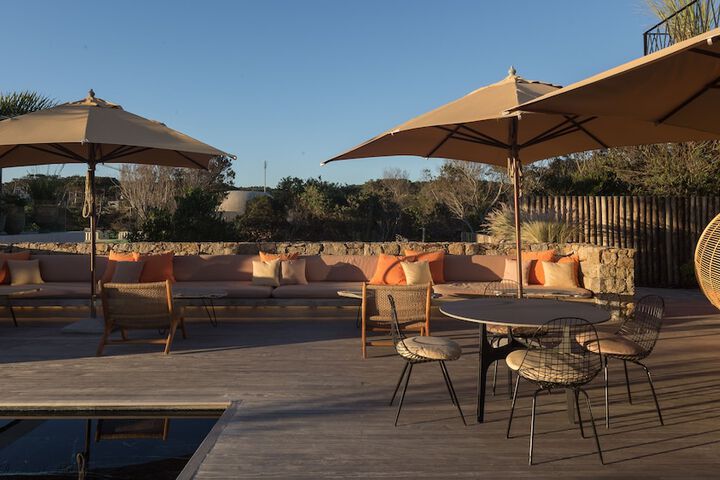 Sundeck 37 of 40
