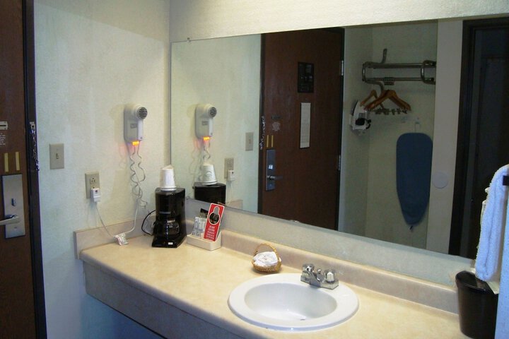 Bathroom sink