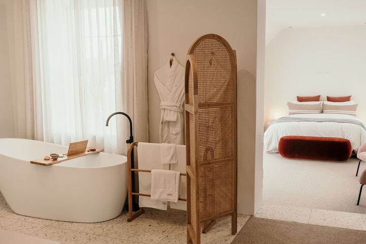 Room 26 of 46