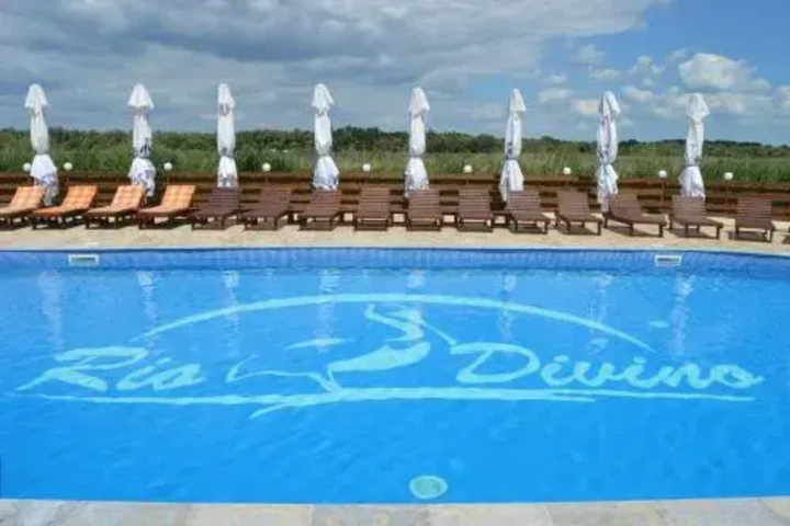Pool 9 of 11