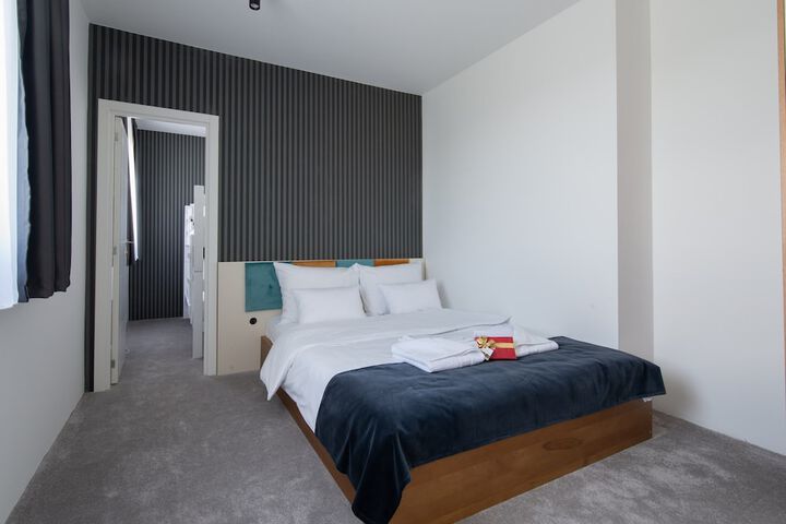 Room 12 of 50