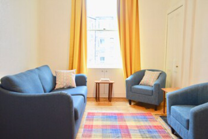 1 Bedroom Flat With Box Room in Edinburgh