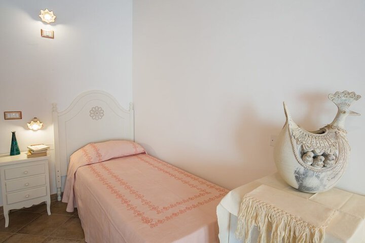 Room 6 of 46