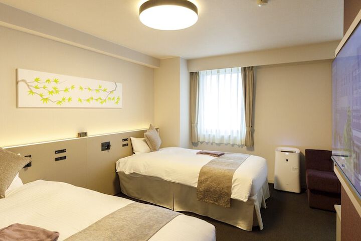 Room 16 of 48