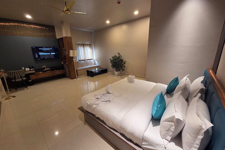 Room 5 of 30