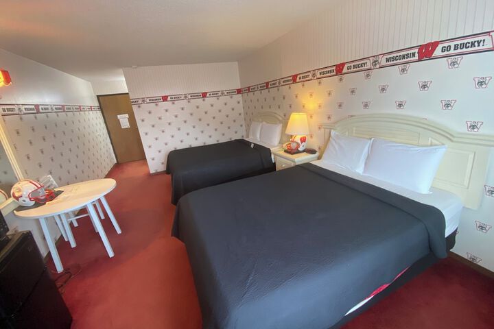 Room 10 of 106