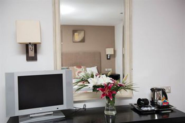 Room 34 of 42
