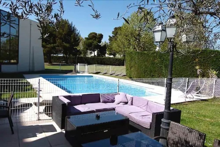 Pool 22 of 51