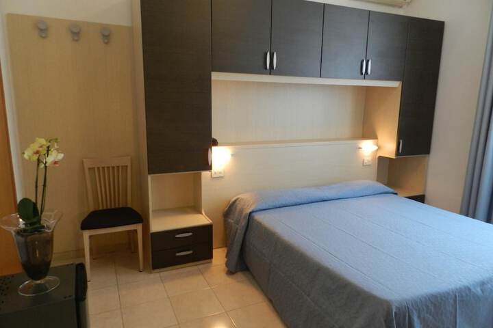 Room 16 of 51