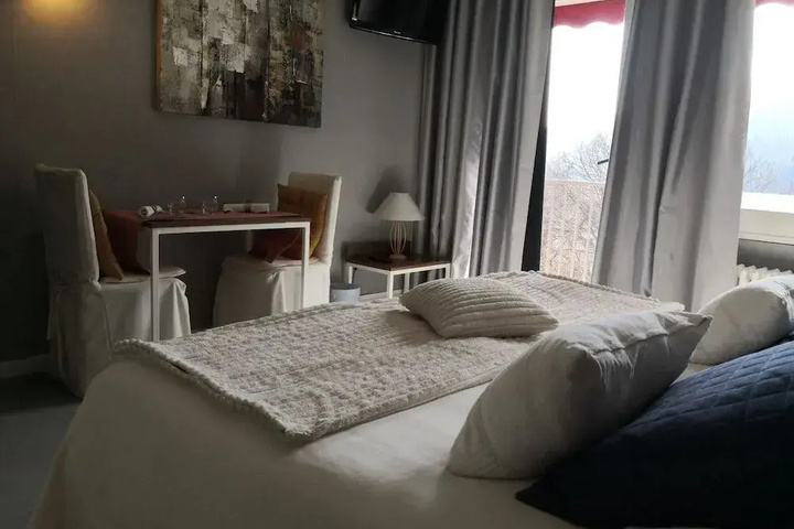 Room 6 of 15
