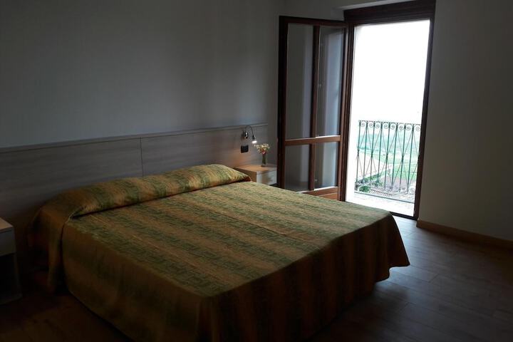 Room 13 of 35