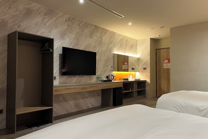 Saint Hostel