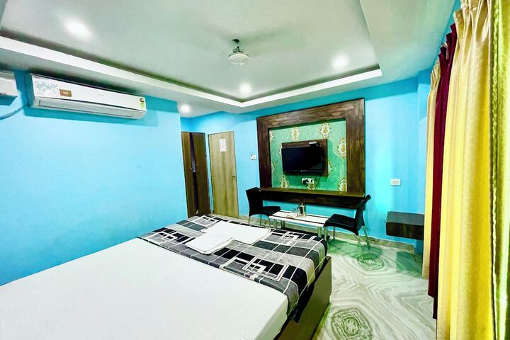 Room 12 of 33