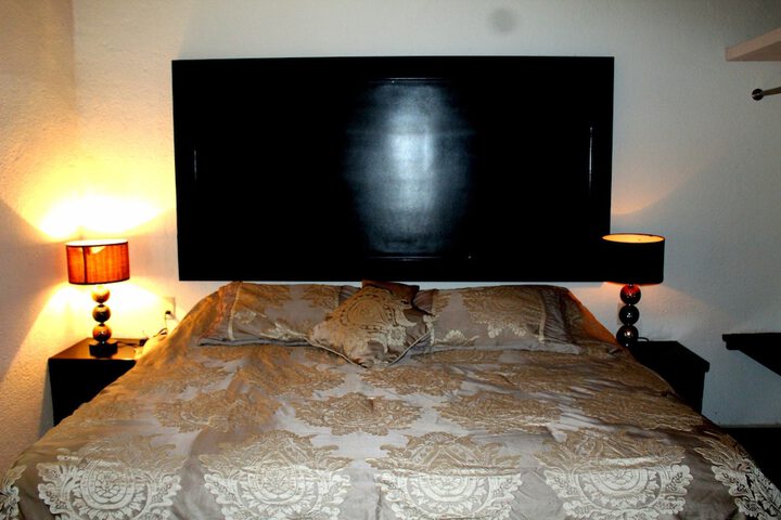 Room 4 of 20