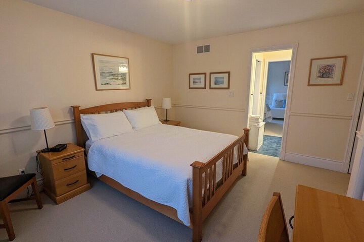 Room 8 of 24