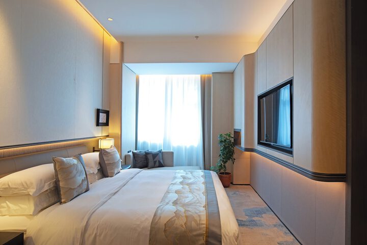 Room 9 of 101