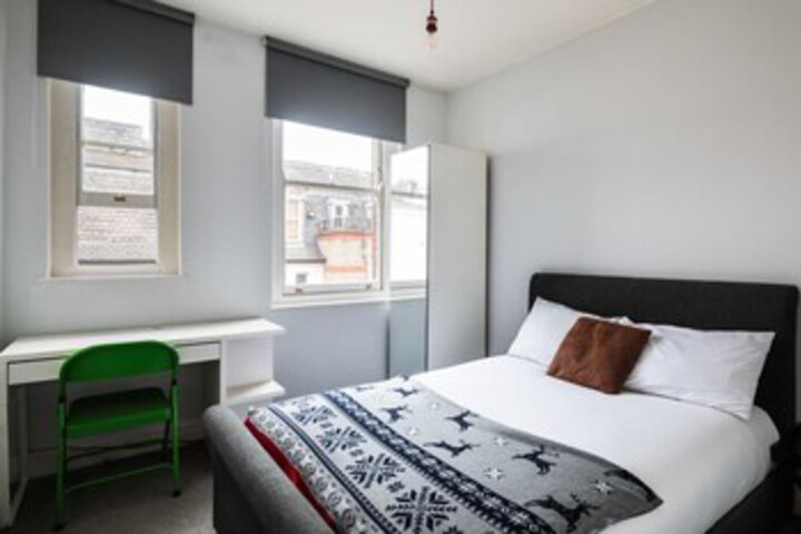 Room 10 of 20