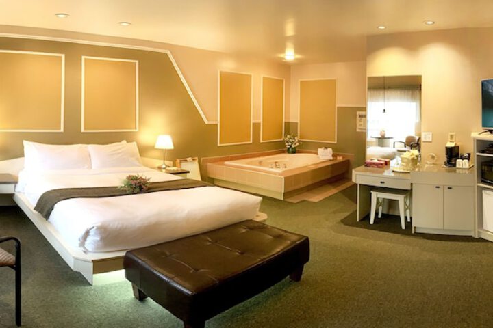 Room 7 of 35