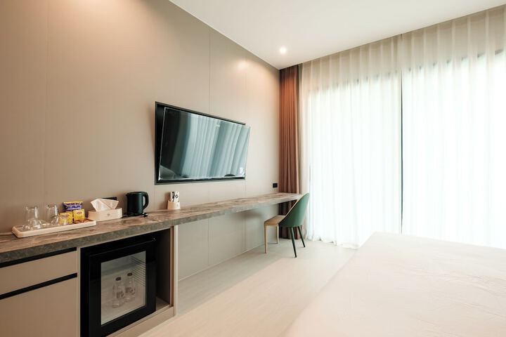 Image of AFTER RAIN HOTEL