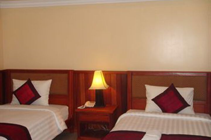 Room 8 of 36