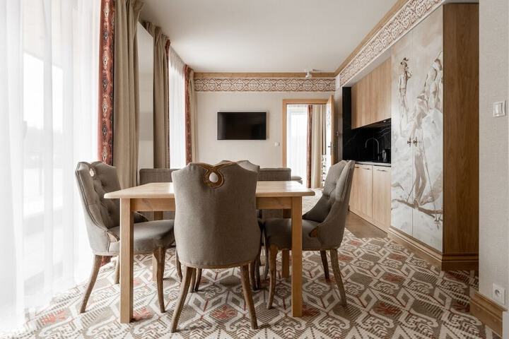 Room 22 of 28