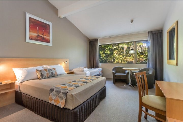Room 2 of 35