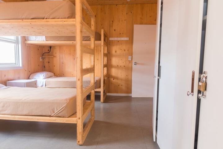 Room 43 of 91