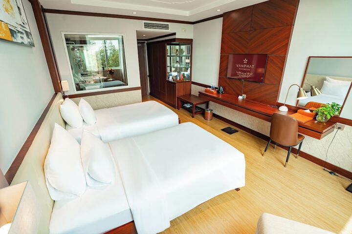 Room 37 of 137