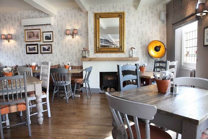 Dining Photos