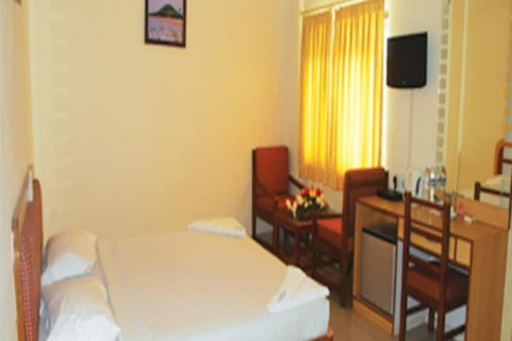 Room 5 of 15