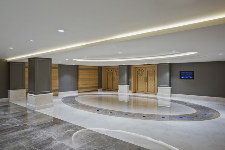 Ballroom/Hall 87 of 95