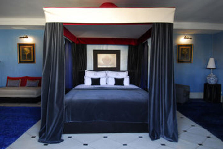 Room 10 of 20