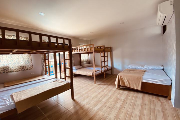 Room 16 of 34