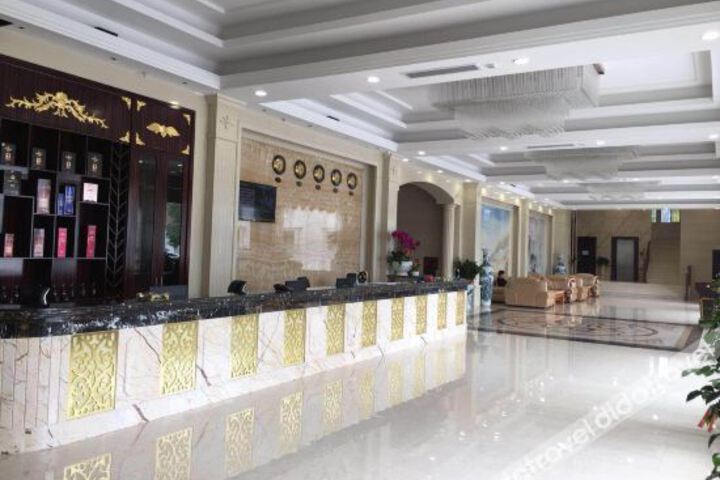 Hotel Interior 10 of 18