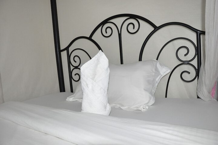 Room 3 of 20