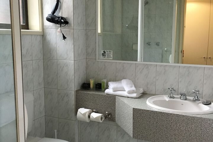 Room 15 of 32