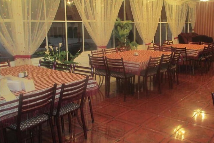 Dining 21 of 31