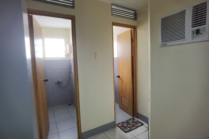 Room 10 of 18